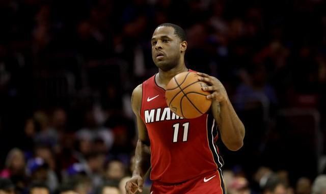 康宁汉姆半场15+7+4，超七成命中率带队领先17分（康宁汉姆半场15分7板4助，超七成命中率助队领先17分）