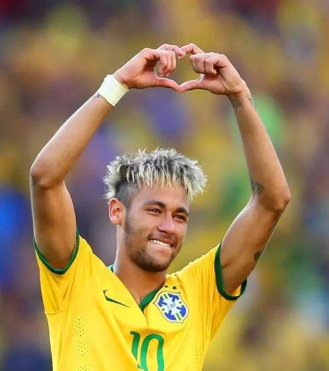 杰伦·布朗成为绿军队史第三位连续七场得分30+的球员（杰伦·布朗连续七场砍下30+，位列绿军队史第三人）