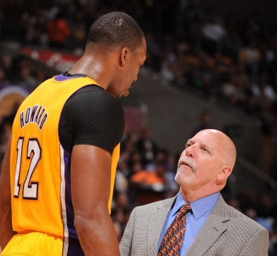 阿斯跟队：德容今天已回归训练，阿劳霍预计将缺战马竞（阿斯随队报道：德容今日复训，阿劳霍或缺席对阵马竞）