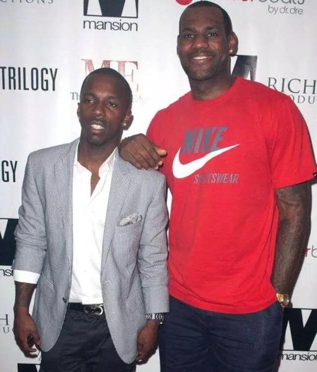 足球报：申花将利用今年最后两场亚冠来决定人员的去留（足球报：申花将以年内最后两场亚冠为考察依据确定人员去留）