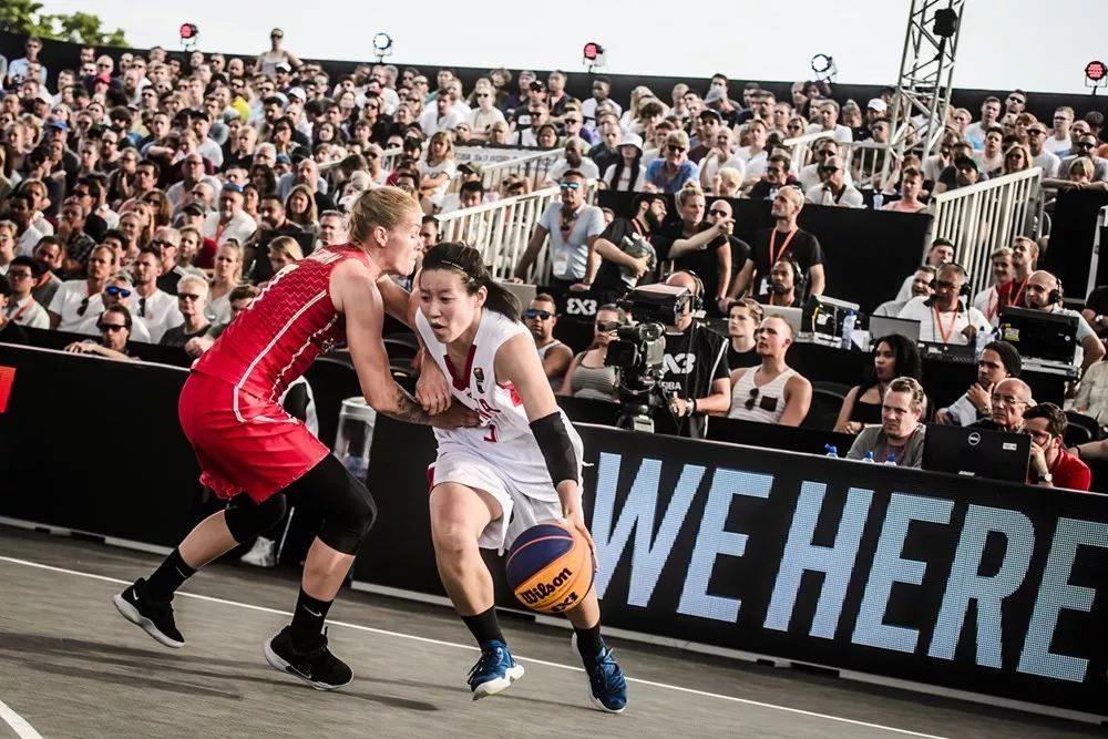 马丁内斯称赞B费：他是助攻之王，曼联在他上场时截然不同（马丁内斯力挺B费：他是助攻王，有他曼联判若两队）