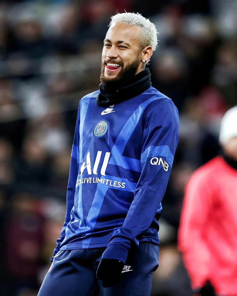 兄弟情深：鲍尔家族篮球天赋的传承（手足同心：鲍尔家族篮球基因的延续）