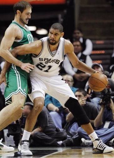 阿莫林愤怒得改变了自己的作风。（怒火驱使，阿莫林改弦更张）