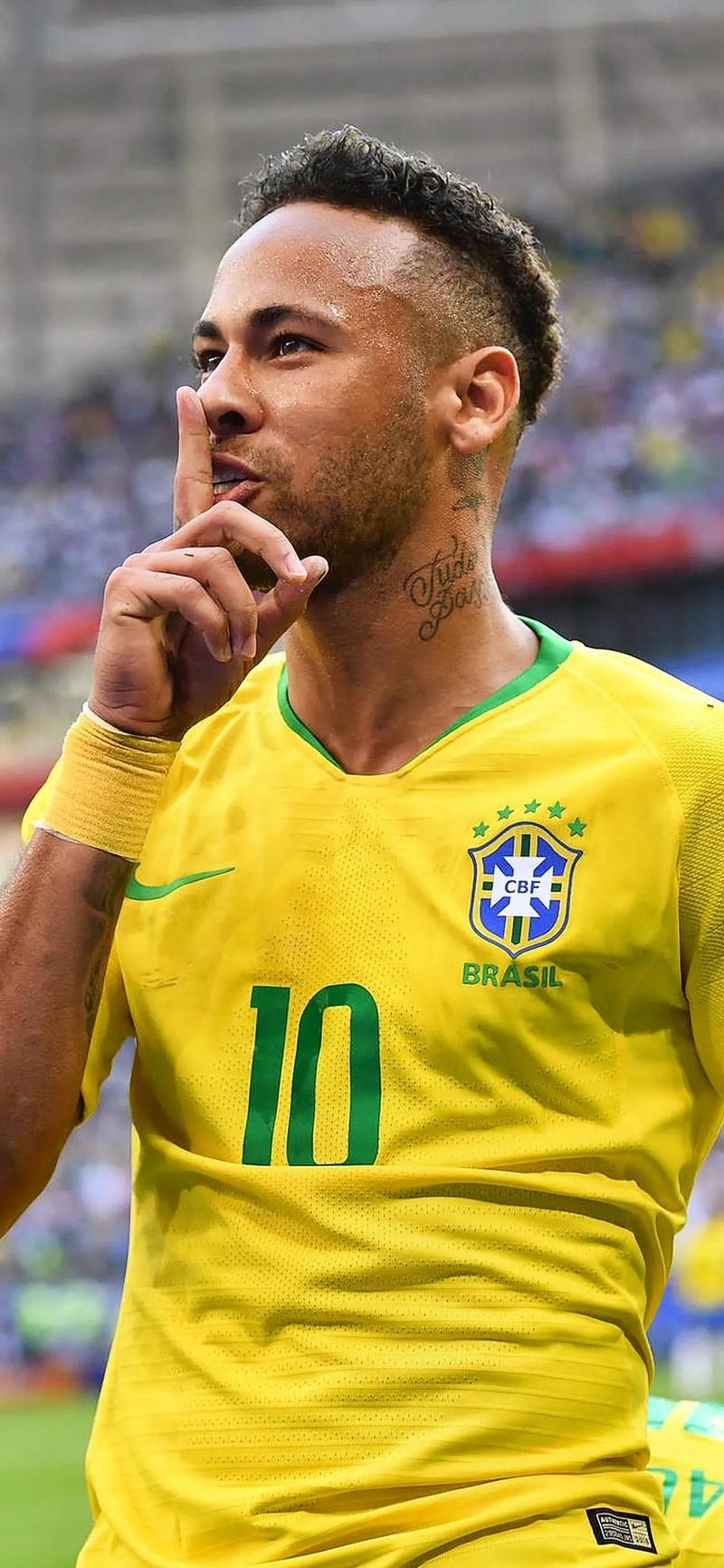 连输埃因霍温、本菲卡，那不勒斯队史首次遭遇欧冠客场连败（先后负于埃因霍温、本菲卡，那不勒斯队史首次在欧冠客场吞下两连败）